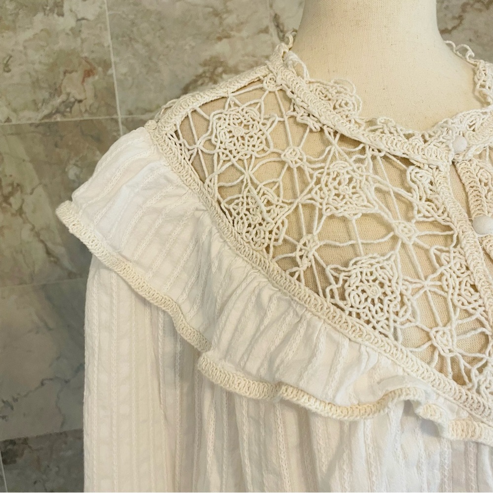 Pilcro Long-Sleeve Eyelet Cutwork Blouse - Picture 4 of 9